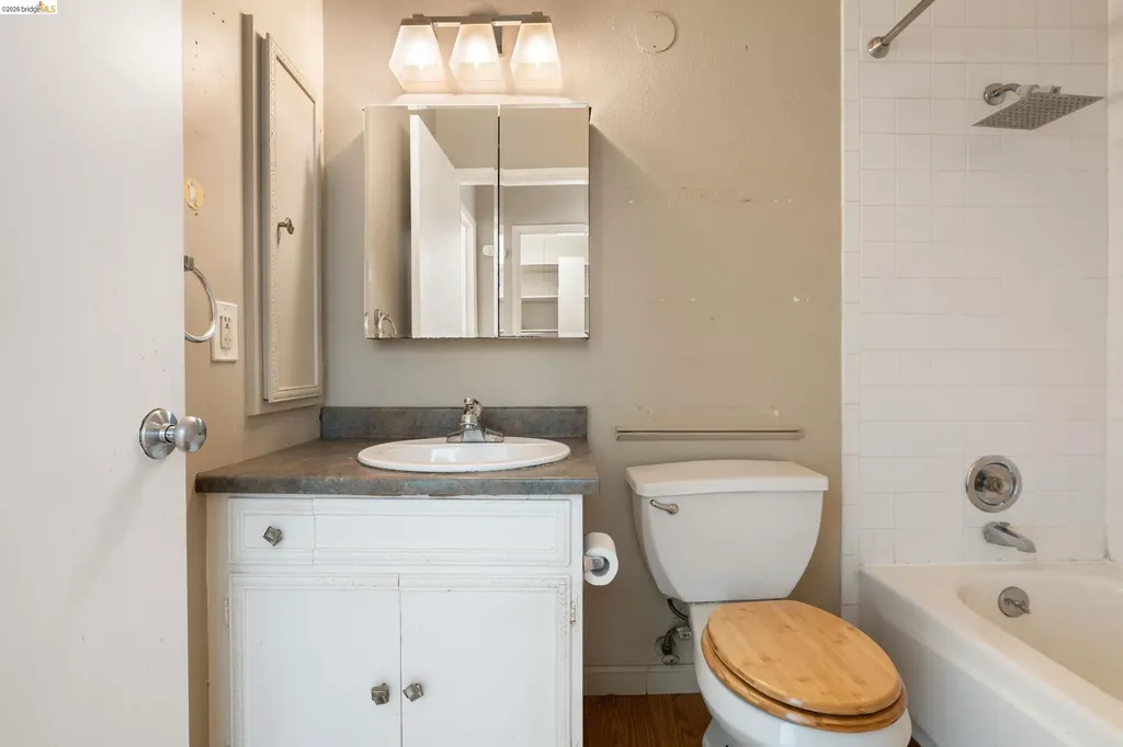 398 Adams Street Oakland CA 94610