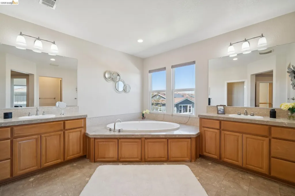 661 Stoneman Court Benicia CA 94510