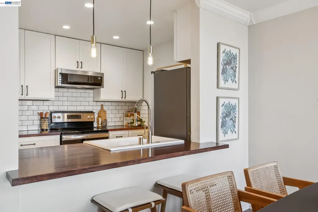 2101 Shoreline Drive Alameda CA 94501