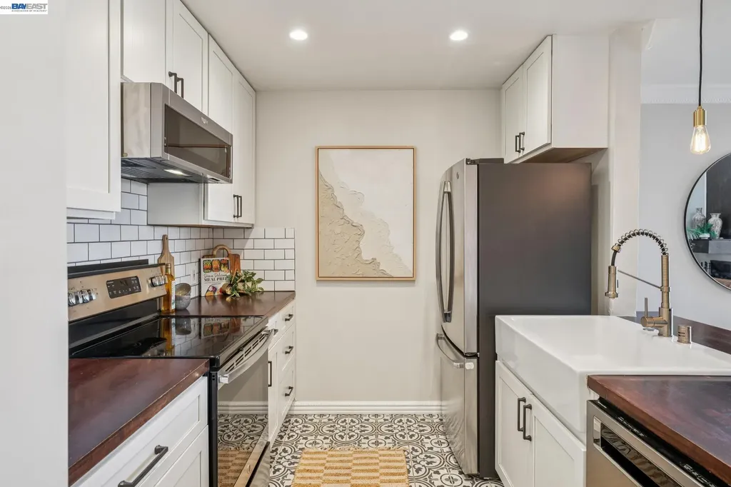 2101 Shoreline Drive Alameda CA 94501