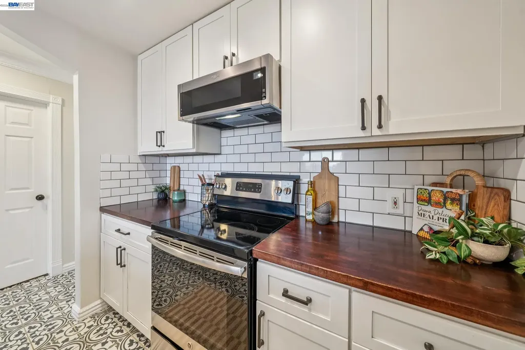 2101 Shoreline Drive Alameda CA 94501