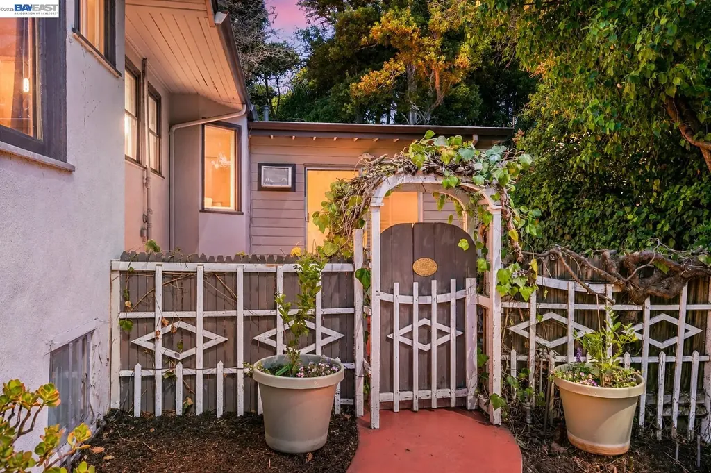 3500 Seminary Avenue Oakland CA 94605