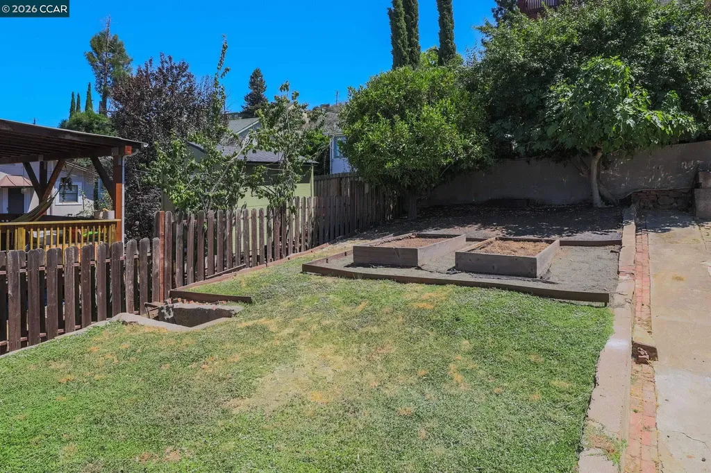 1525-1527 Lillian Street Crockett CA 94525