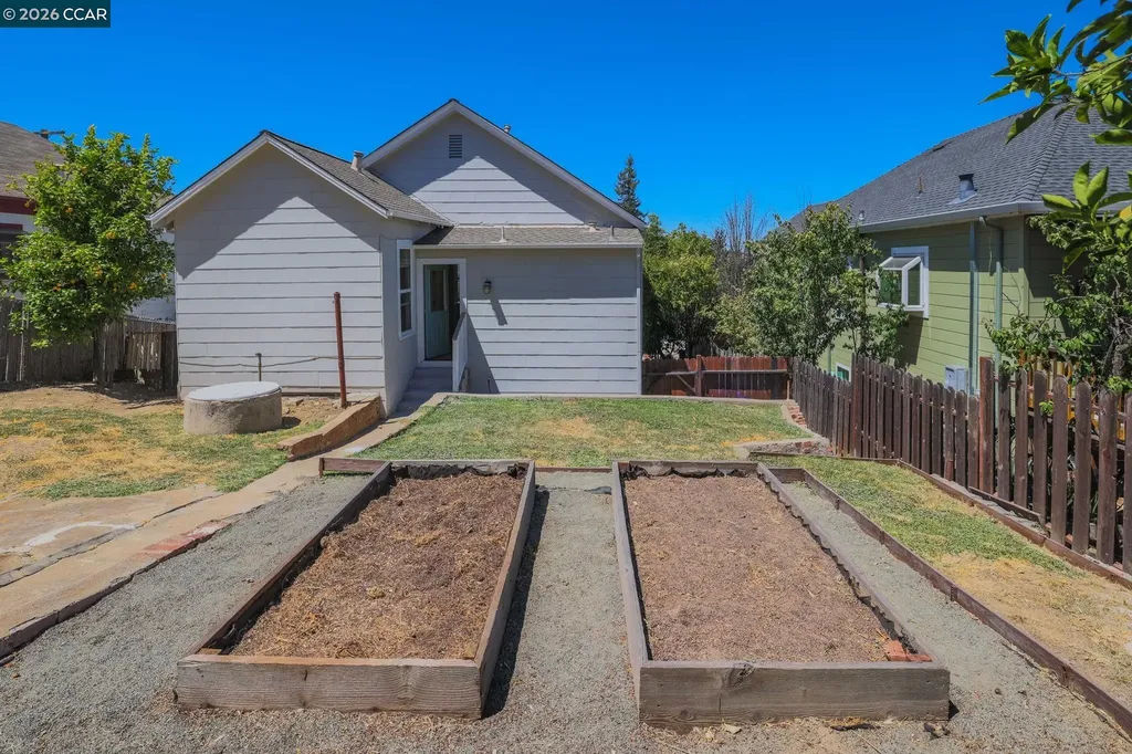 1525-1527 Lillian Street Crockett CA 94525
