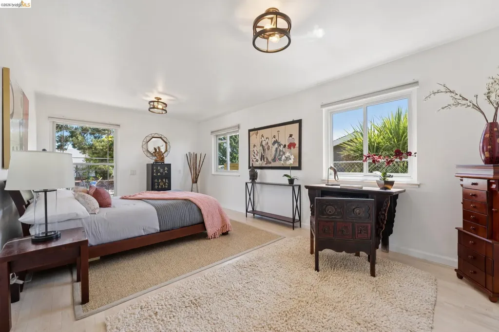 13255 Clairepointe Way Oakland CA 94619