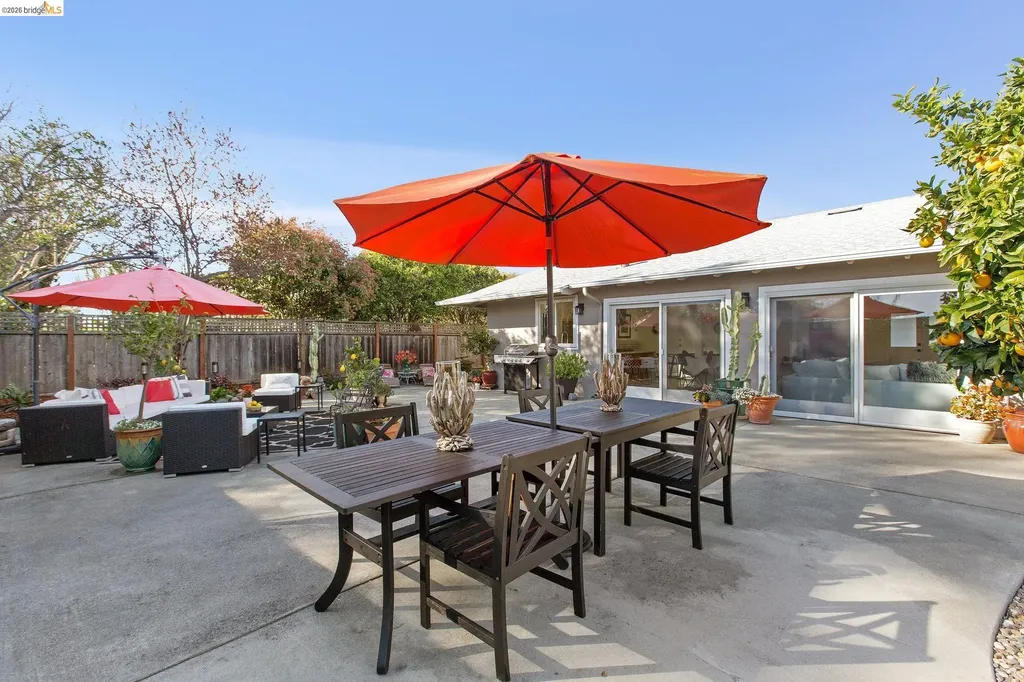 13255 Clairepointe Way Oakland CA 94619