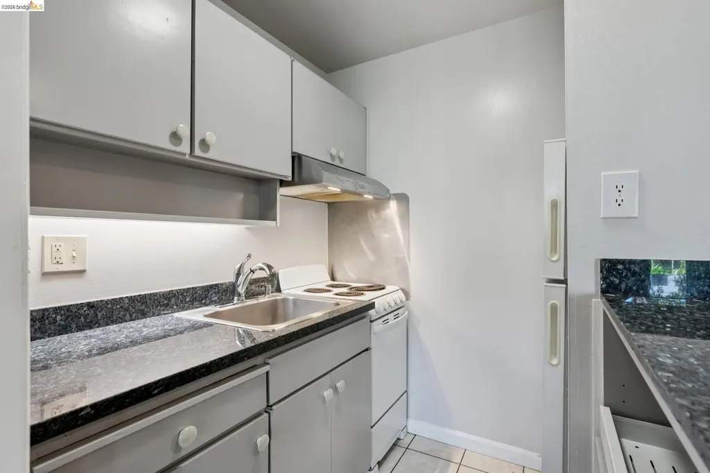 9 Commodore Drive Emeryville CA 94608
