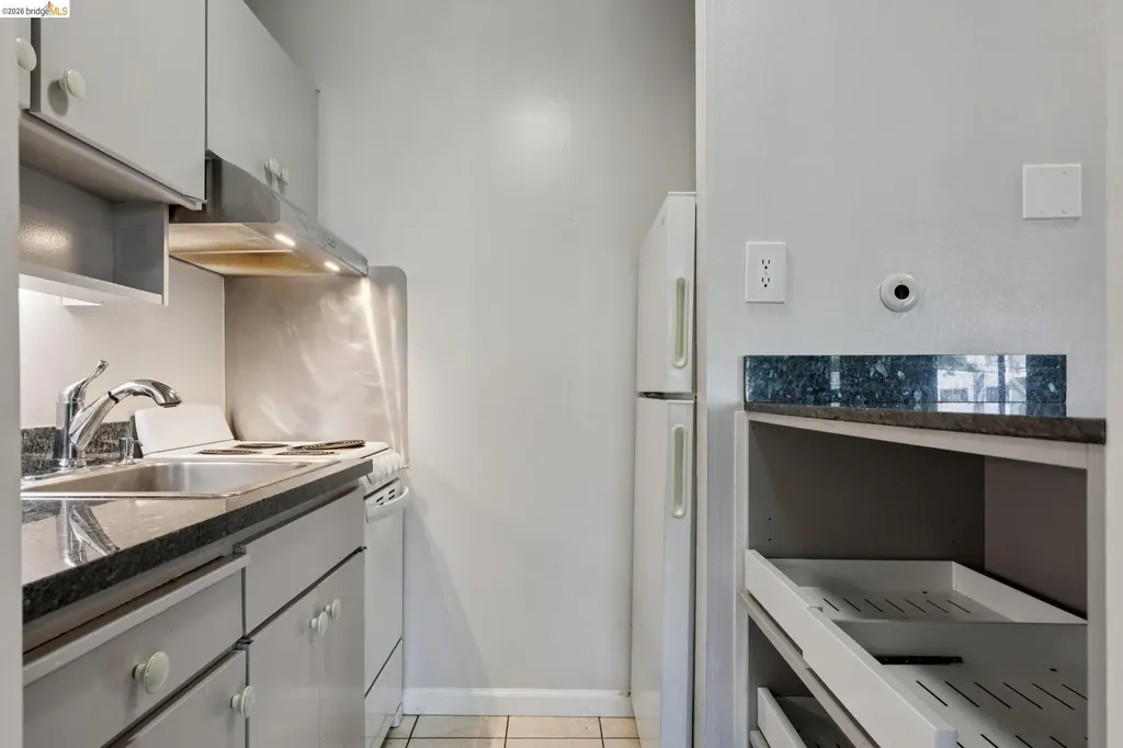 9 Commodore Drive Emeryville CA 94608