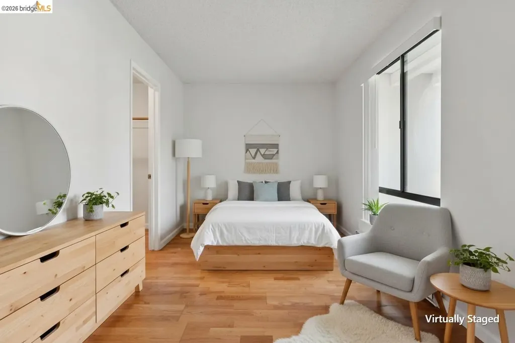 9 Commodore Drive Emeryville CA 94608