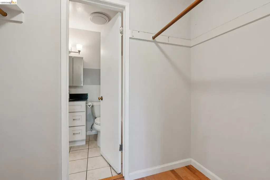9 Commodore Drive Emeryville CA 94608
