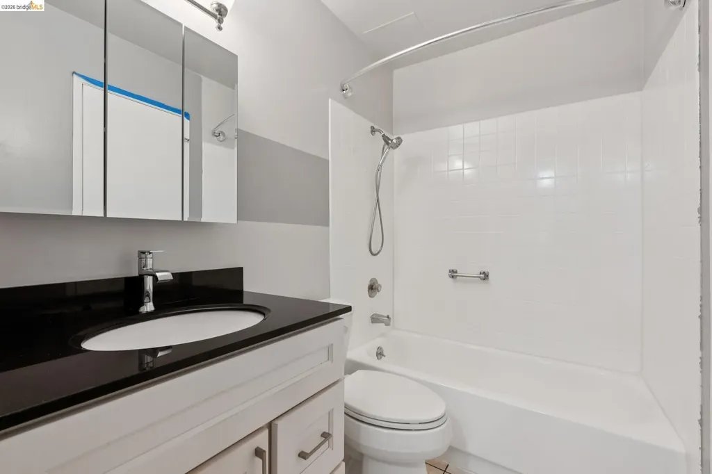 9 Commodore Drive Emeryville CA 94608