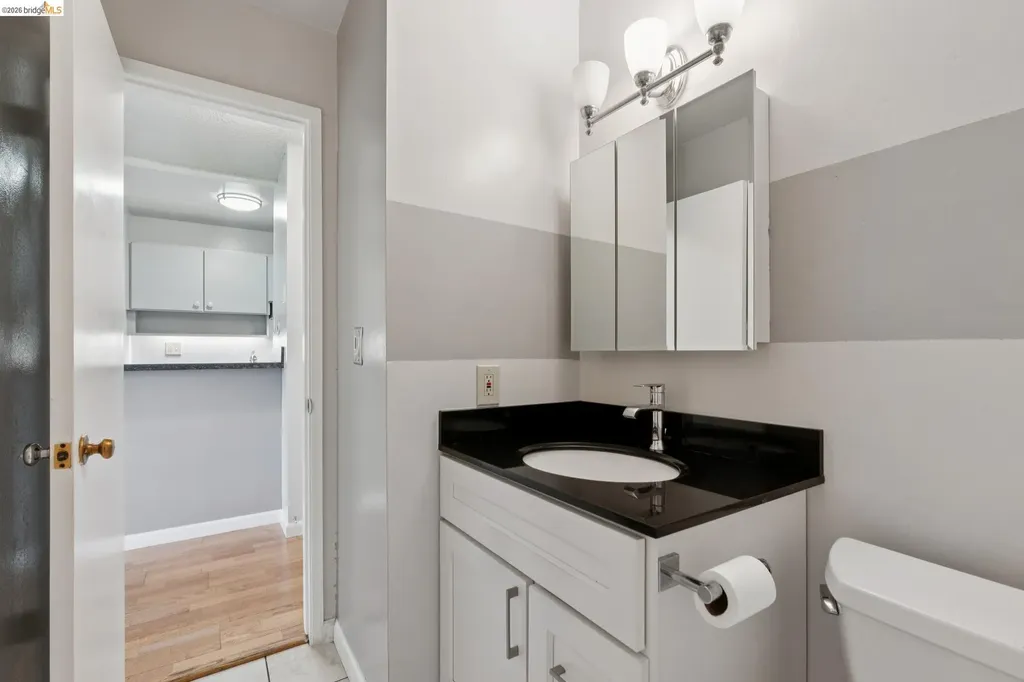 9 Commodore Drive Emeryville CA 94608
