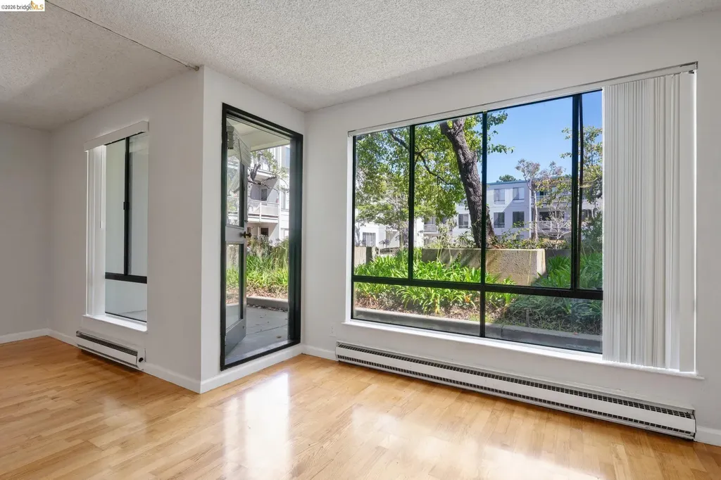 9 Commodore Drive Emeryville CA 94608