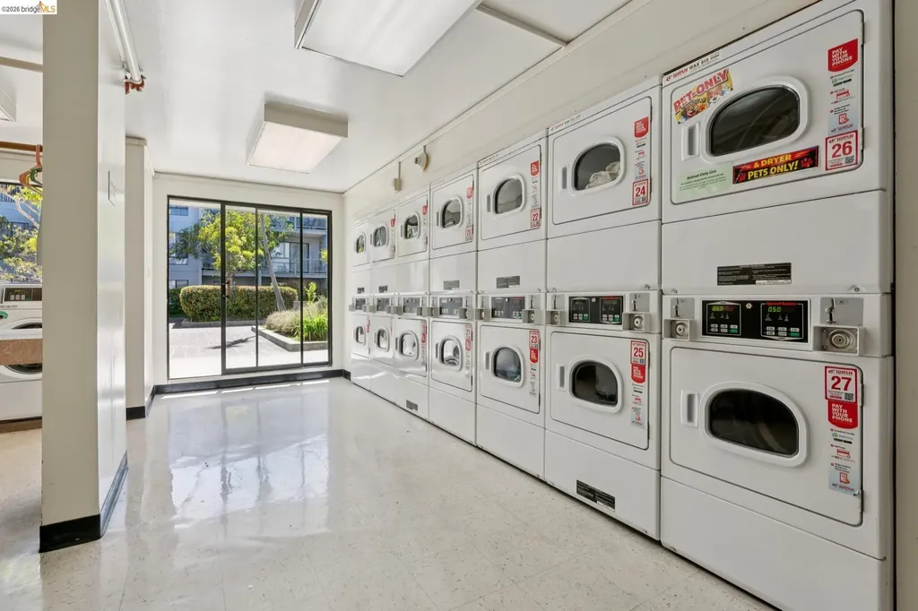 9 Commodore Drive Emeryville CA 94608