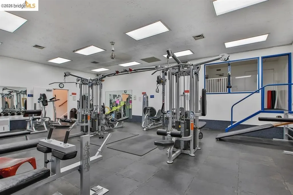 9 Commodore Drive Emeryville CA 94608
