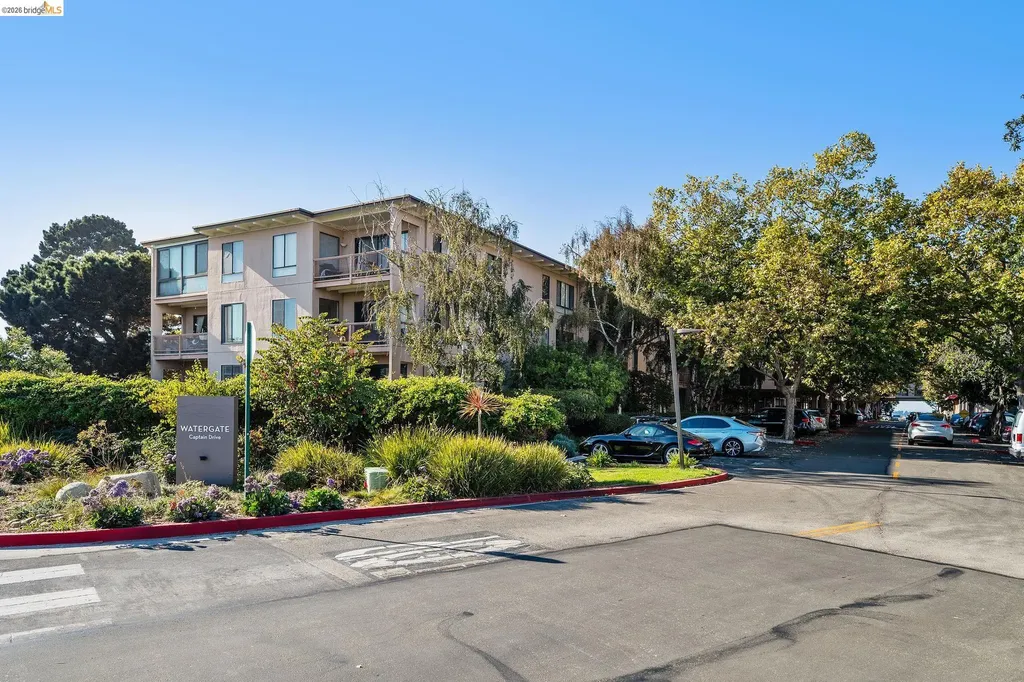 9 Commodore Drive Emeryville CA 94608
