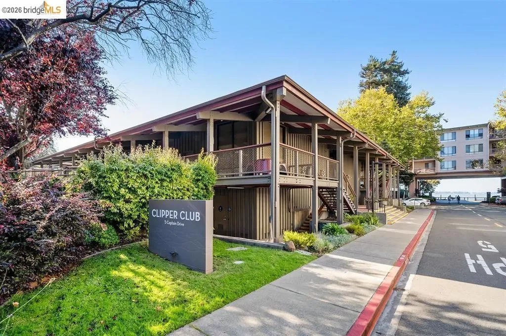 9 Commodore Drive Emeryville CA 94608
