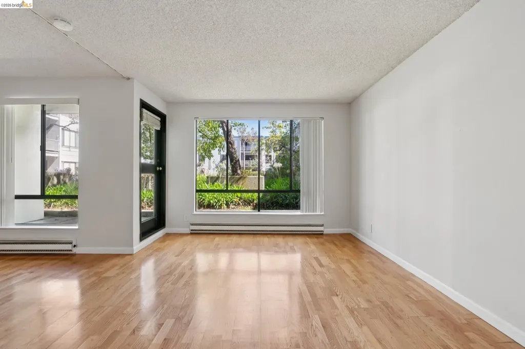 9 Commodore Drive Emeryville CA 94608
