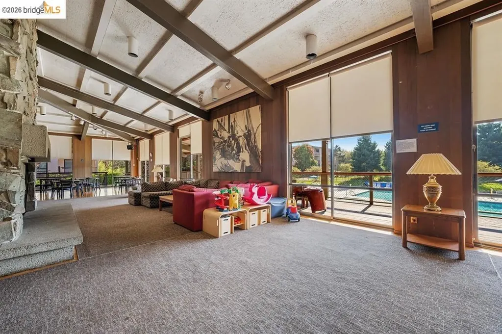 9 Commodore Drive Emeryville CA 94608