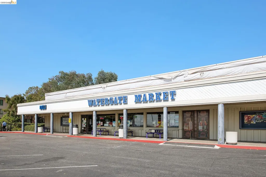 9 Commodore Drive Emeryville CA 94608