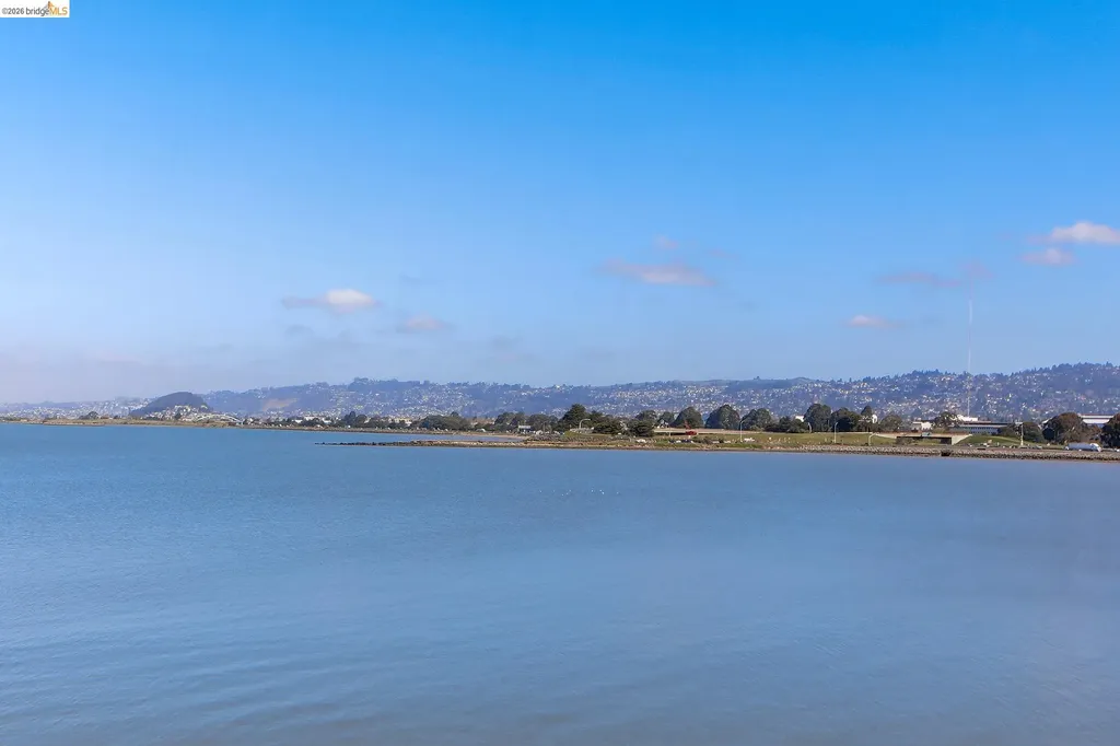 9 Commodore Drive Emeryville CA 94608