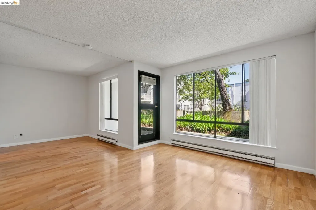 9 Commodore Drive Emeryville CA 94608