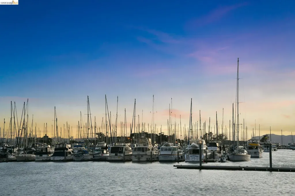 9 Commodore Drive Emeryville CA 94608