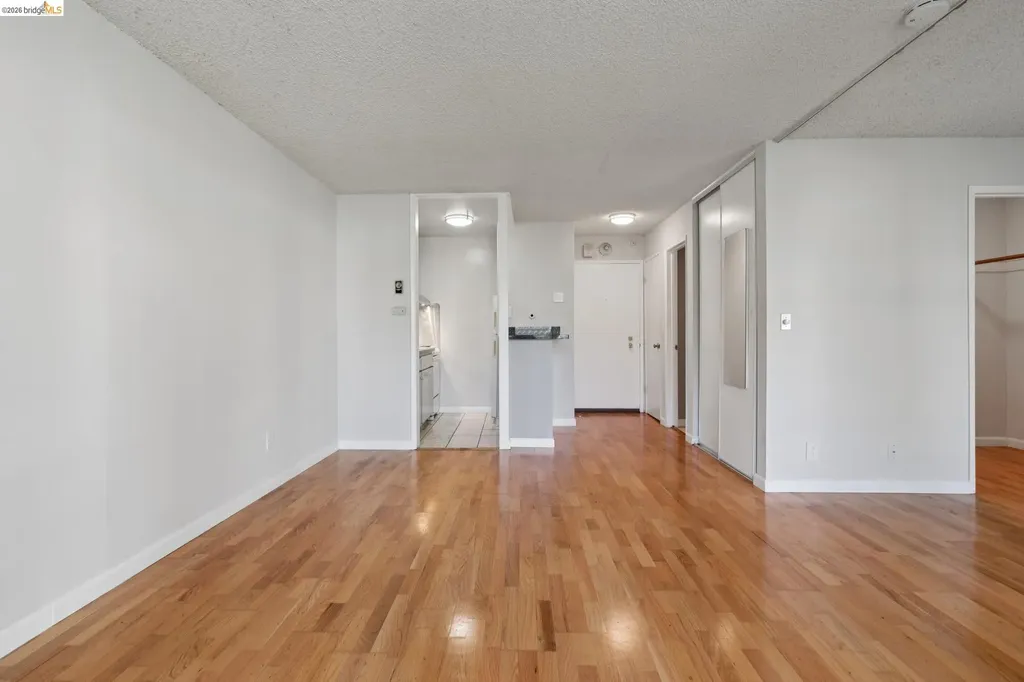 9 Commodore Drive Emeryville CA 94608