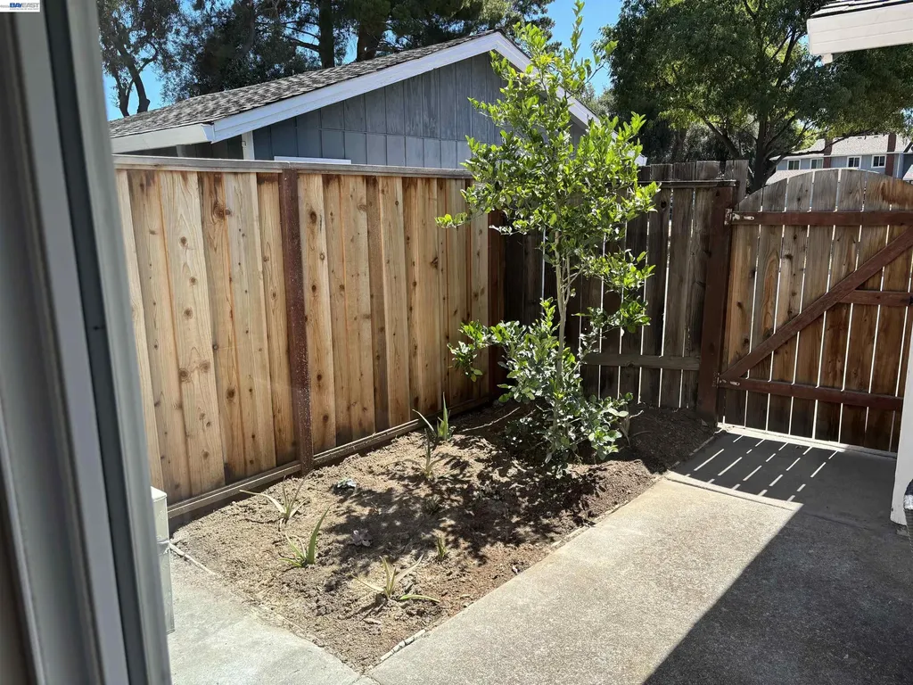 1486 Newhall Parkway Concord CA 94521