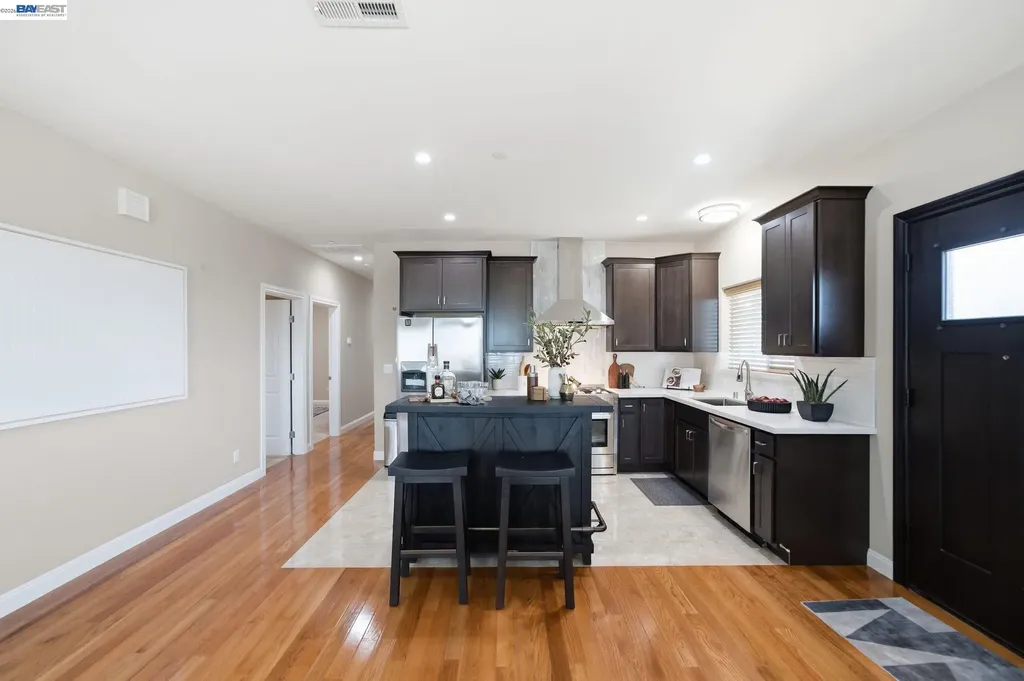 17208 President Drive Castro Valley CA 94546