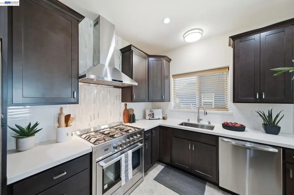 17208 President Drive Castro Valley CA 94546