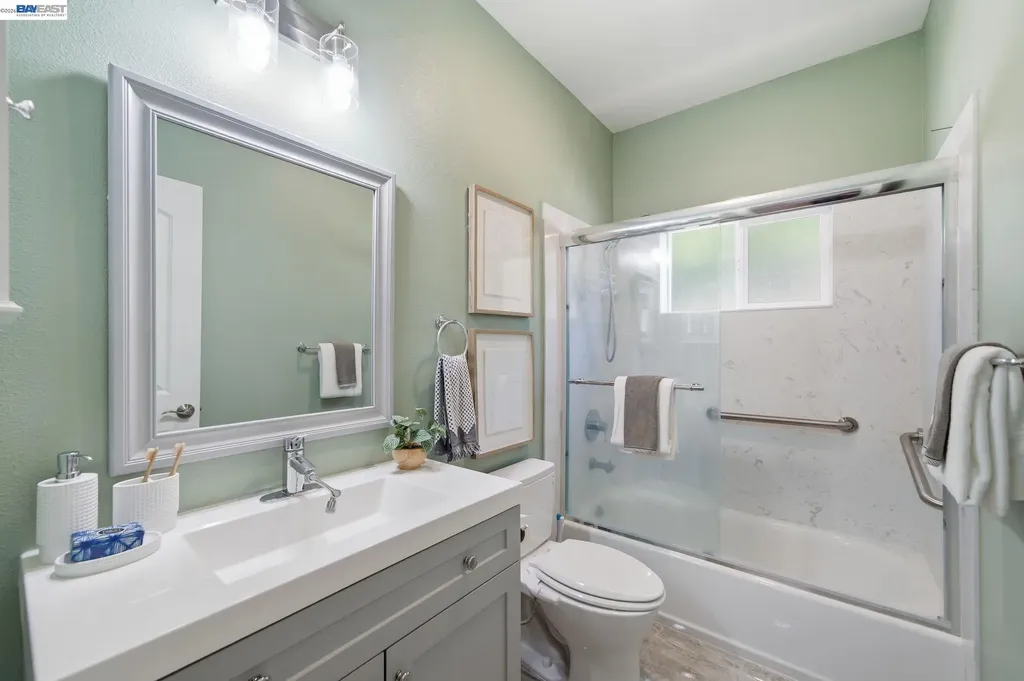 17208 President Drive Castro Valley CA 94546