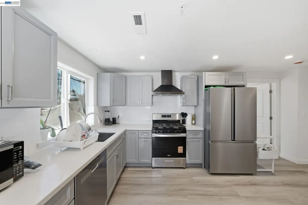 17208 President Drive Castro Valley CA 94546