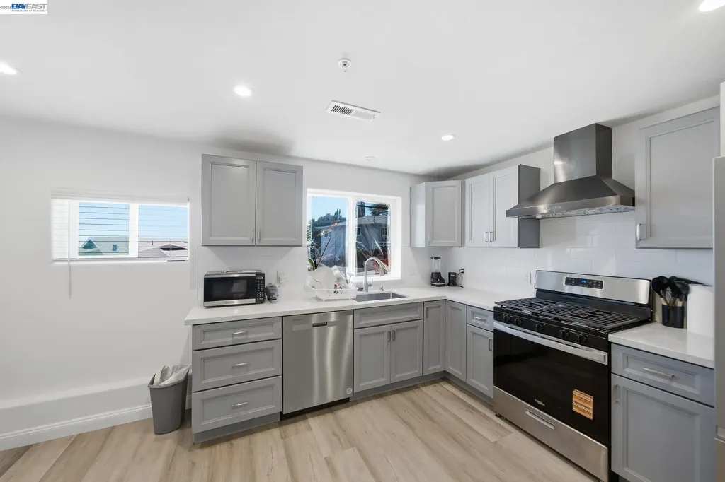 17208 President Drive Castro Valley CA 94546