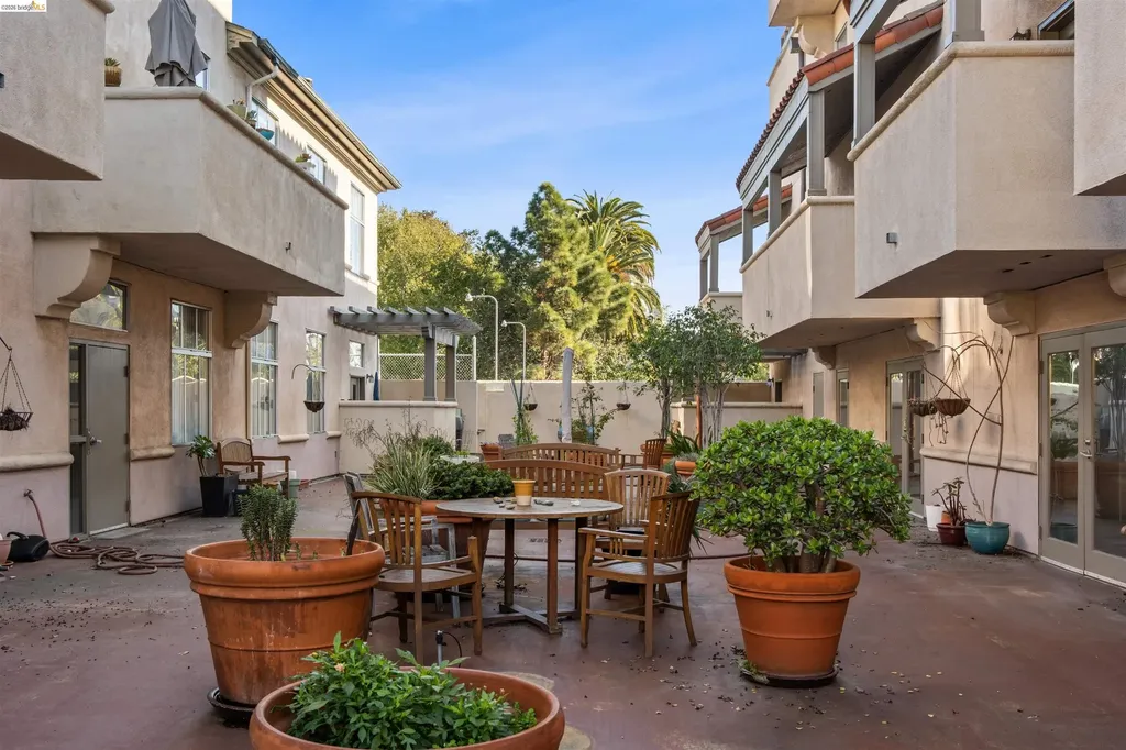 425 28th Street Oakland CA 94609