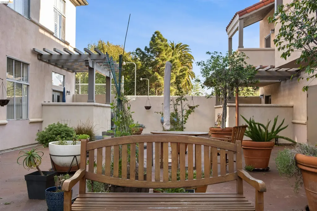 425 28th Street Oakland CA 94609