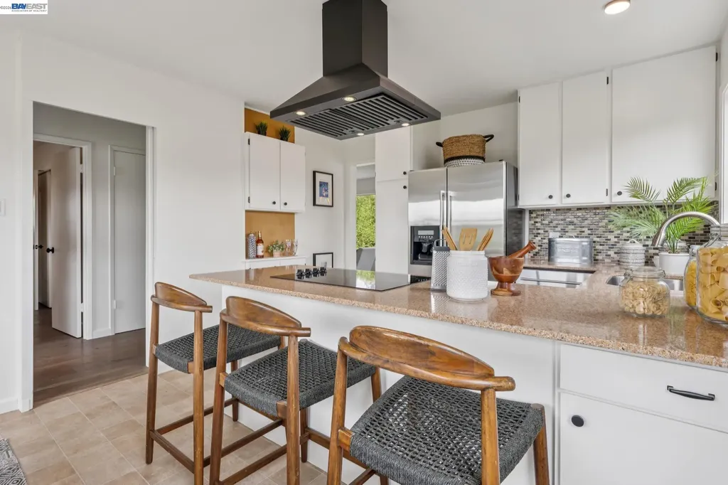 429 Harbor Light Road Alameda CA 94501