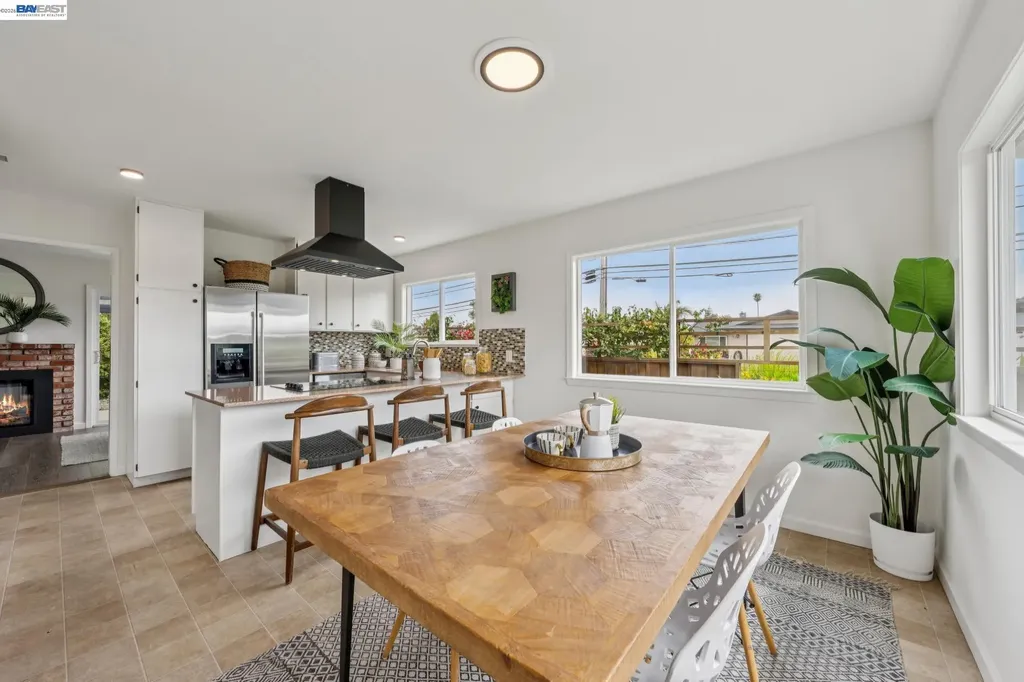 429 Harbor Light Road Alameda CA 94501