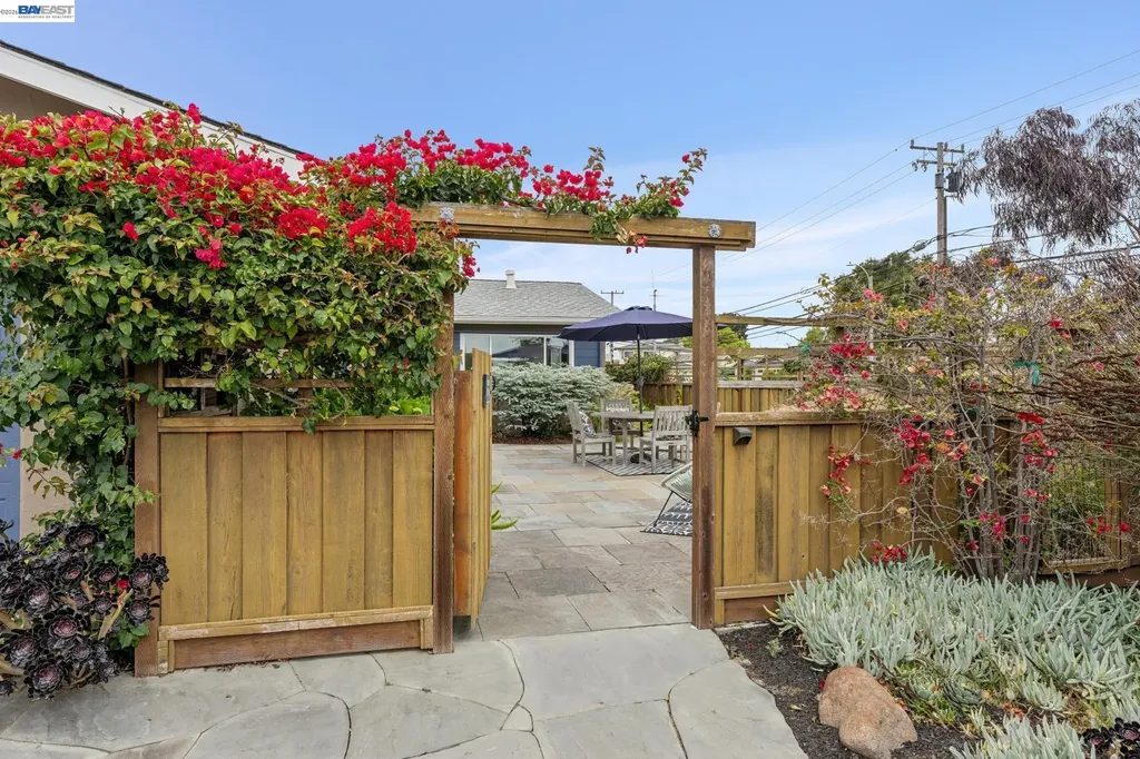 429 Harbor Light Road Alameda CA 94501