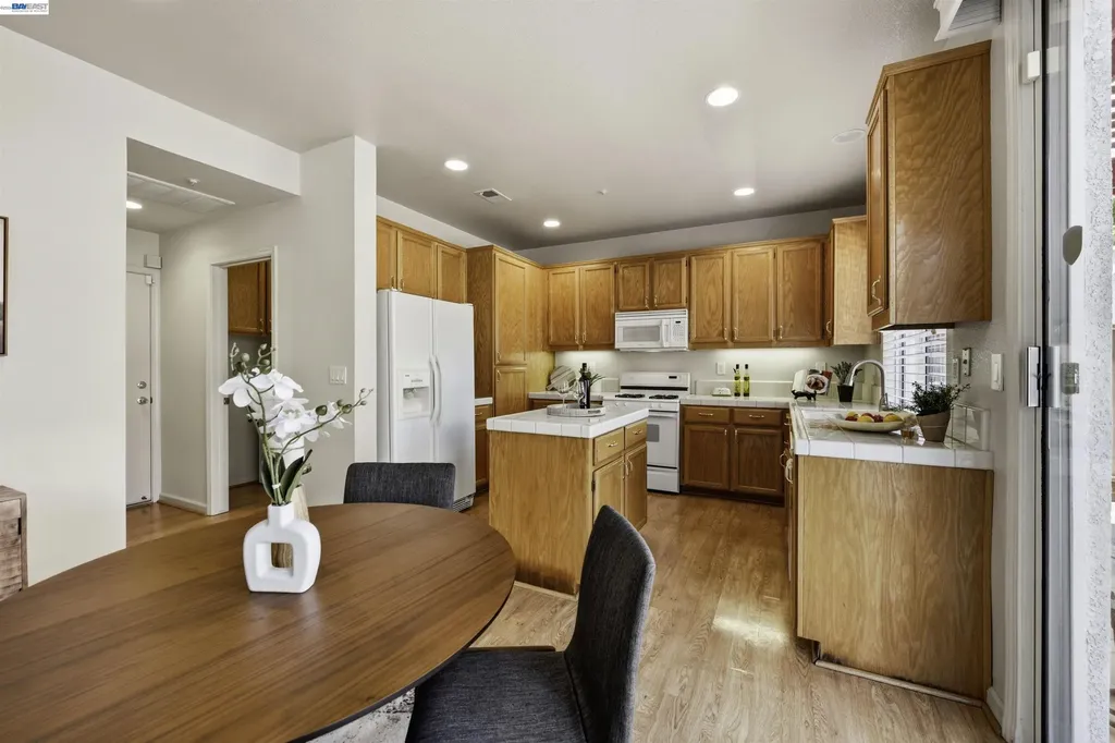 1881 Serpentine Drive Union City CA 94587