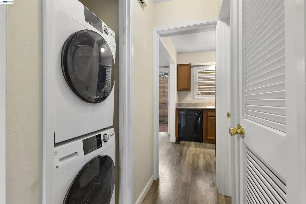 3858 Maybelle Avenue Oakland CA 94619