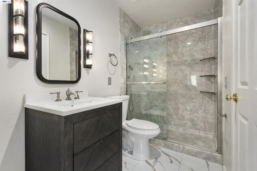 3858 Maybelle Avenue Oakland CA 94619