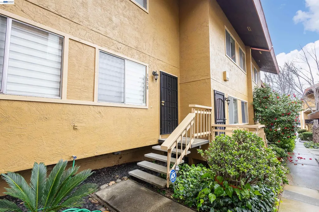 3858 Maybelle Avenue Oakland CA 94619