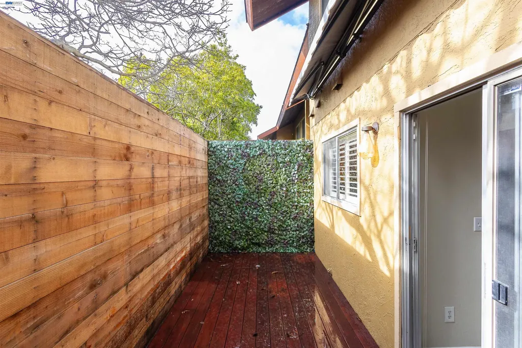 3858 Maybelle Avenue Oakland CA 94619