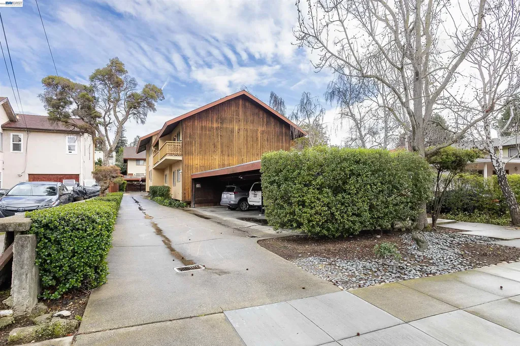 3858 Maybelle Avenue Oakland CA 94619
