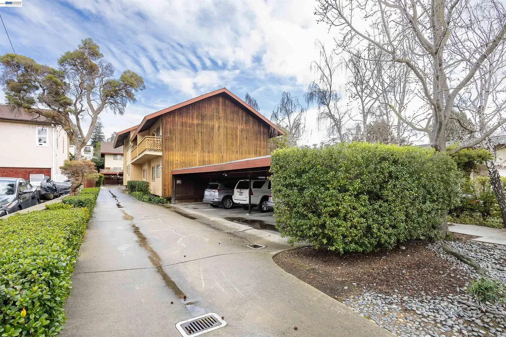 3858 Maybelle Avenue Oakland CA 94619