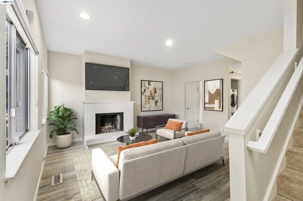 3858 Maybelle Avenue Oakland CA 94619