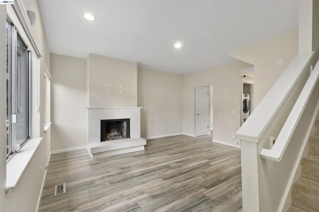 3858 Maybelle Avenue Oakland CA 94619