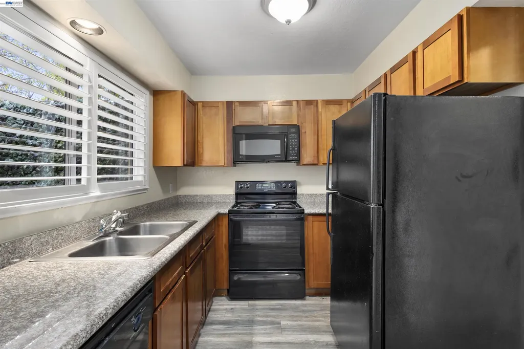 3858 Maybelle Avenue Oakland CA 94619