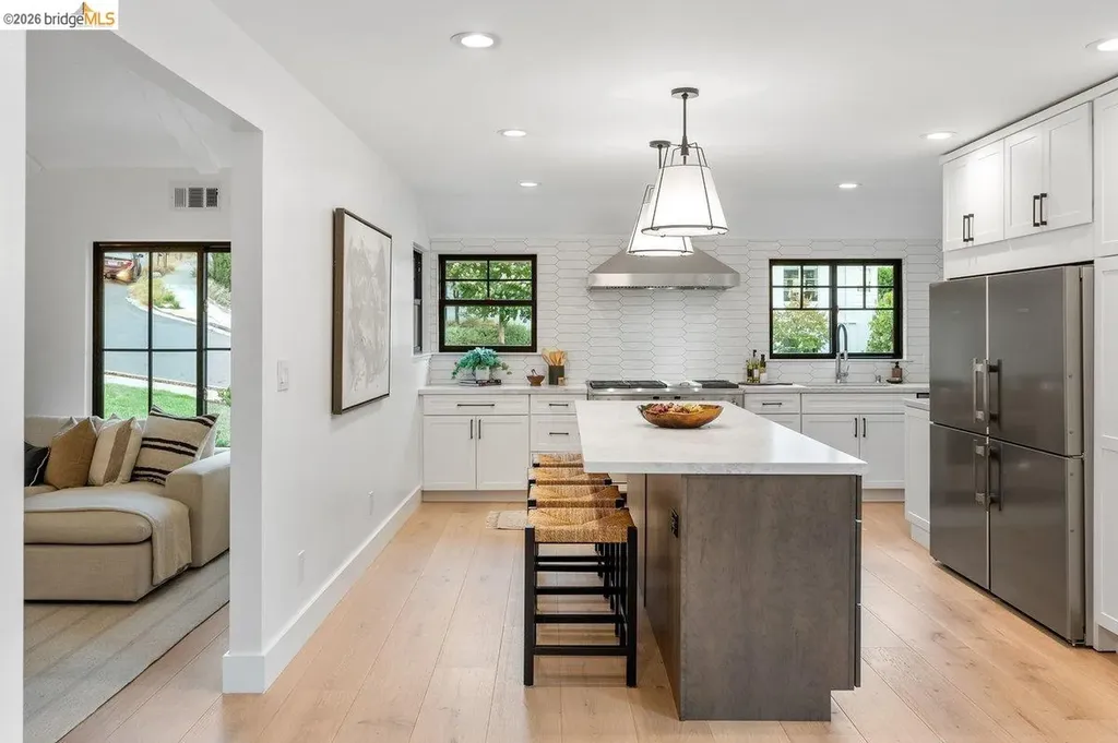 4207 Laguna Avenue Oakland CA 94602